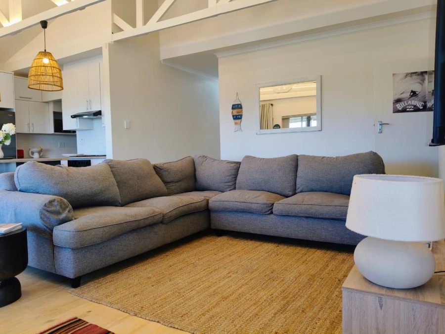 5 Bedroom Property for Sale in Wavecrest Eastern Cape